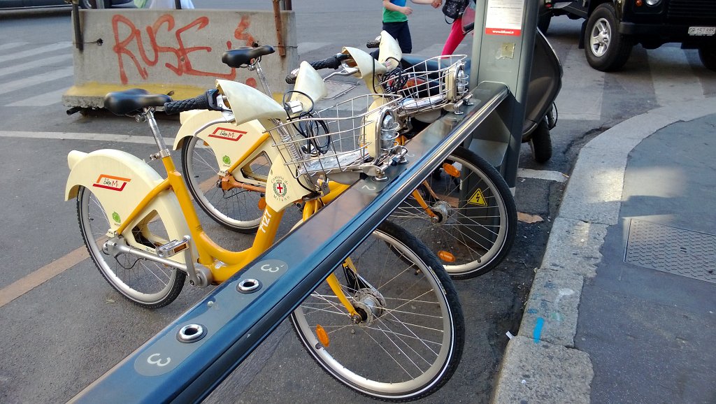 BikeMi, in parecchi posti, Milano