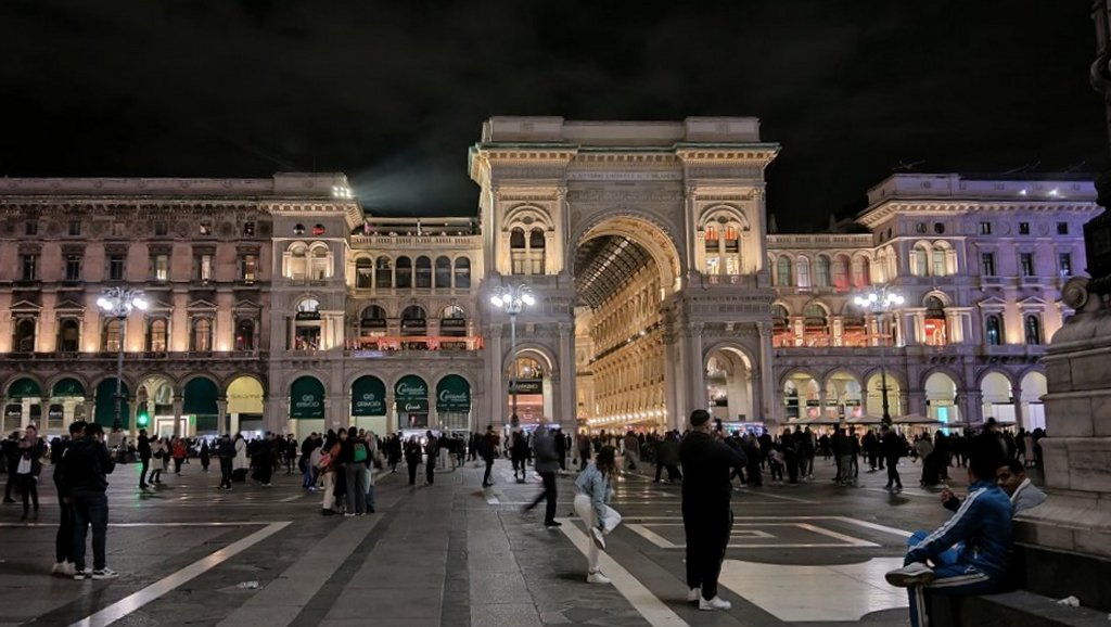 Milano. Piazza del Duomo