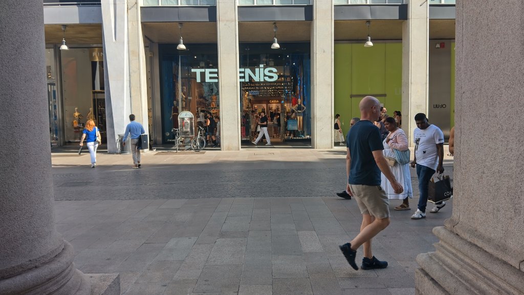 CiaoMilano .:. Milano. Tezenis. Corso Vittorio Emanuele II